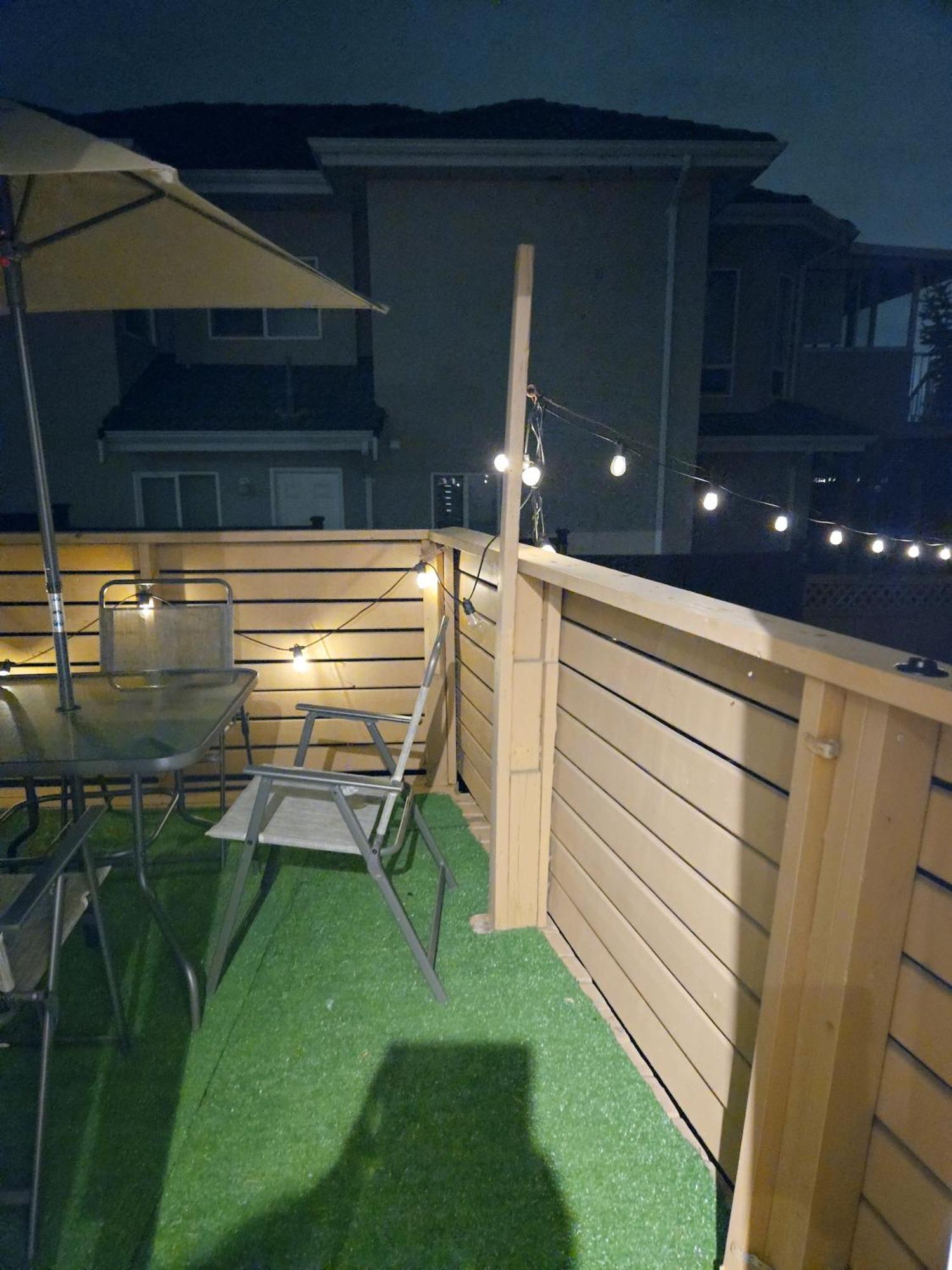Charming Room With Attached Private Bath In The Heart Of Vancouver! Private Parking, Self Check-In & Just 4 Mins To Metrotown! Exterior photo